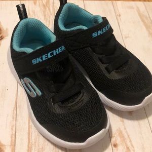 Skechers: Girls Size 6